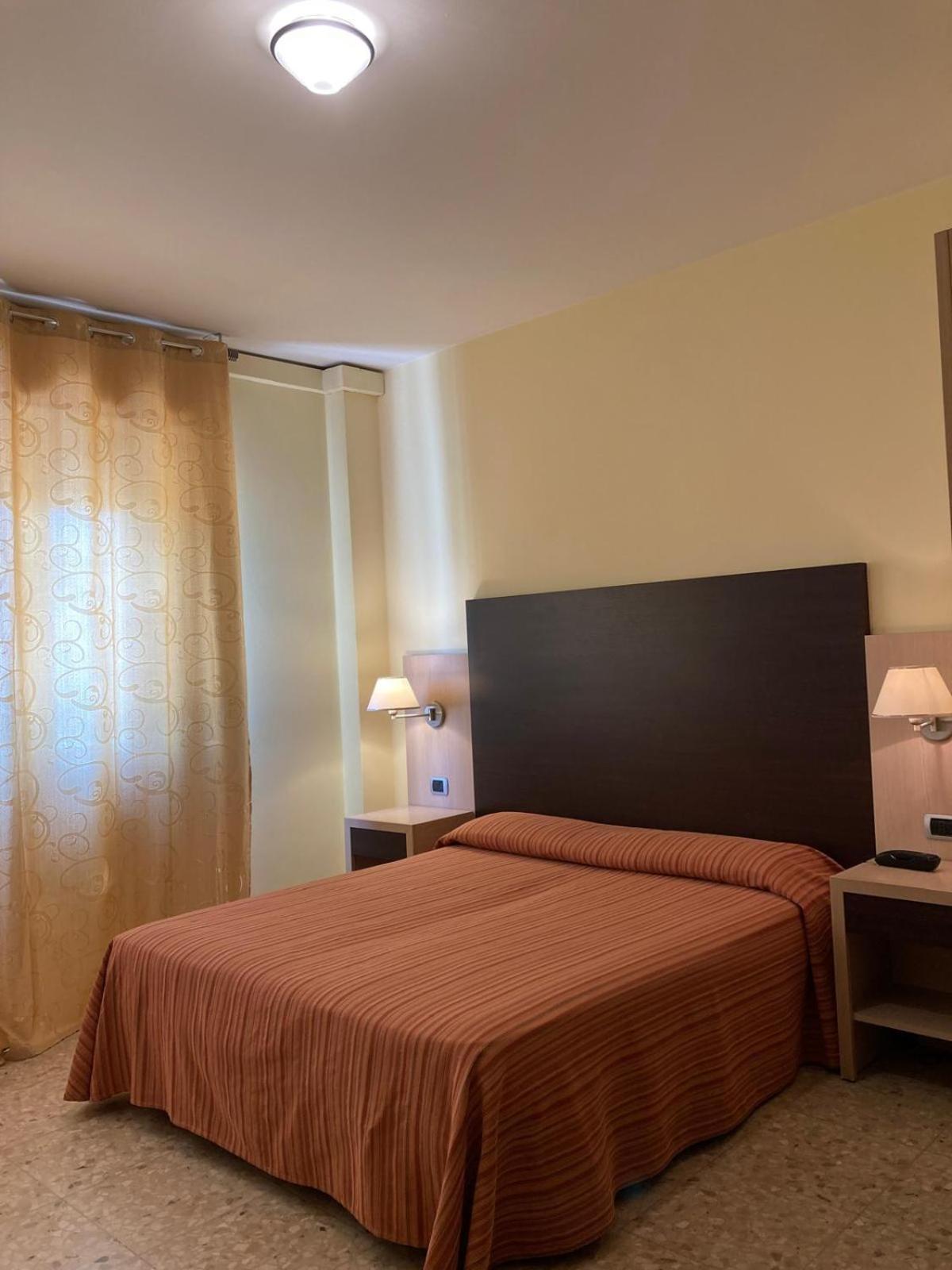 Hotel Promenade 포르토 산텔피디오 외부 사진