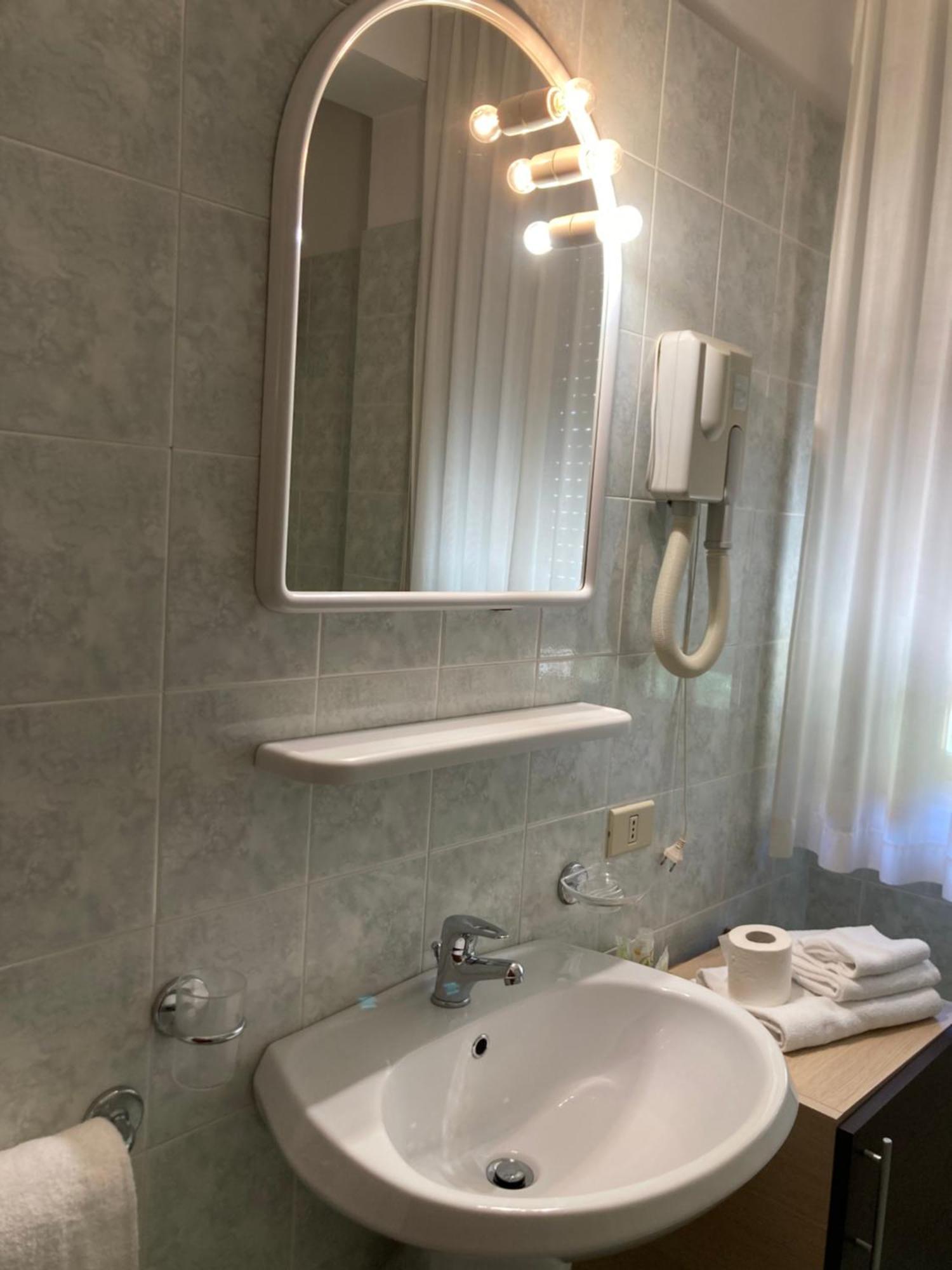 Hotel Promenade 포르토 산텔피디오 외부 사진