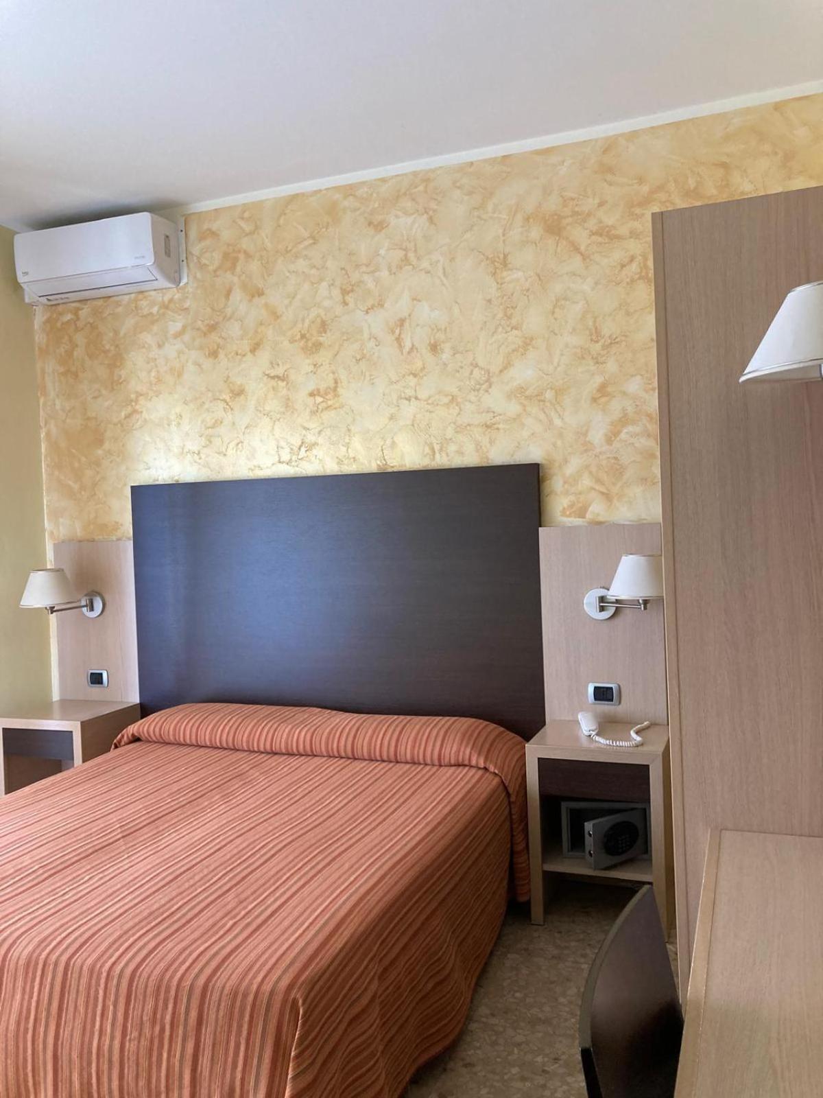 Hotel Promenade 포르토 산텔피디오 외부 사진